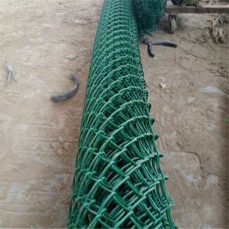 體育運動與娛樂設施的材質與選擇 從乒乓球場地圍網到兒童組合滑梯